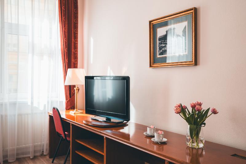Ariston & Ariston Patio Hotel Prague - Oda