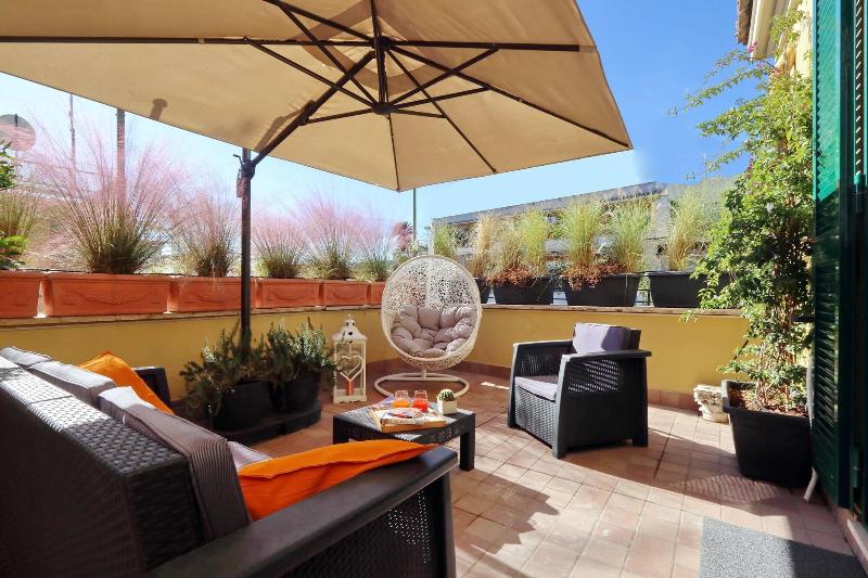 Vico Rooms And Terrace - Oda