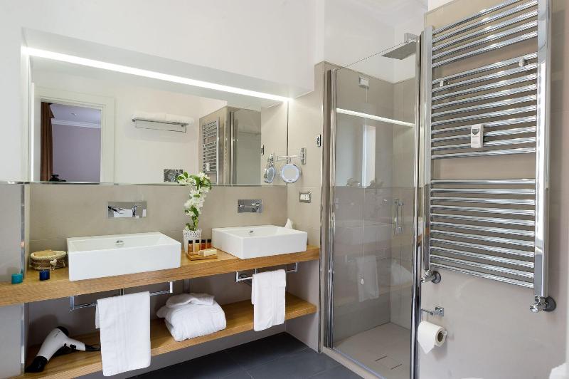 Vico Rooms And Terrace - Oda