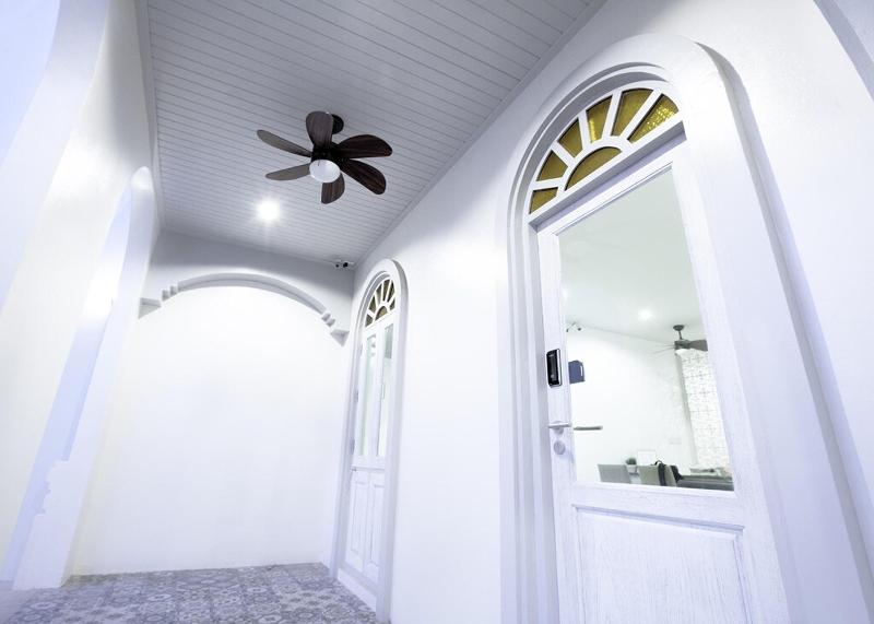 Number 4 Apartment - Lobi