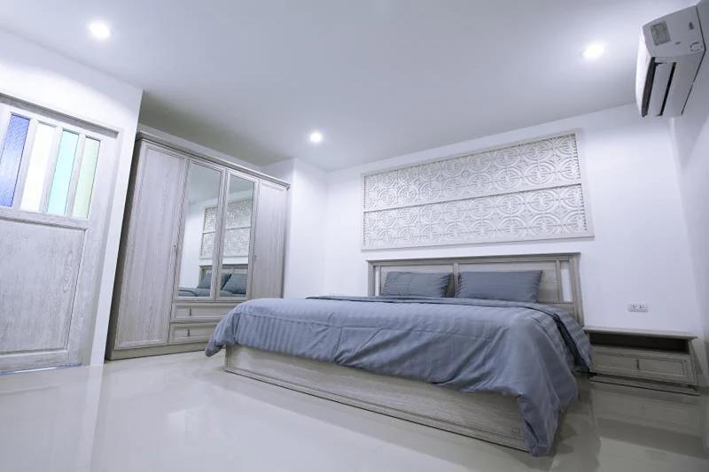 Number 4 Apartment - Oda