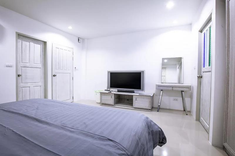Number 4 Apartment - Oda