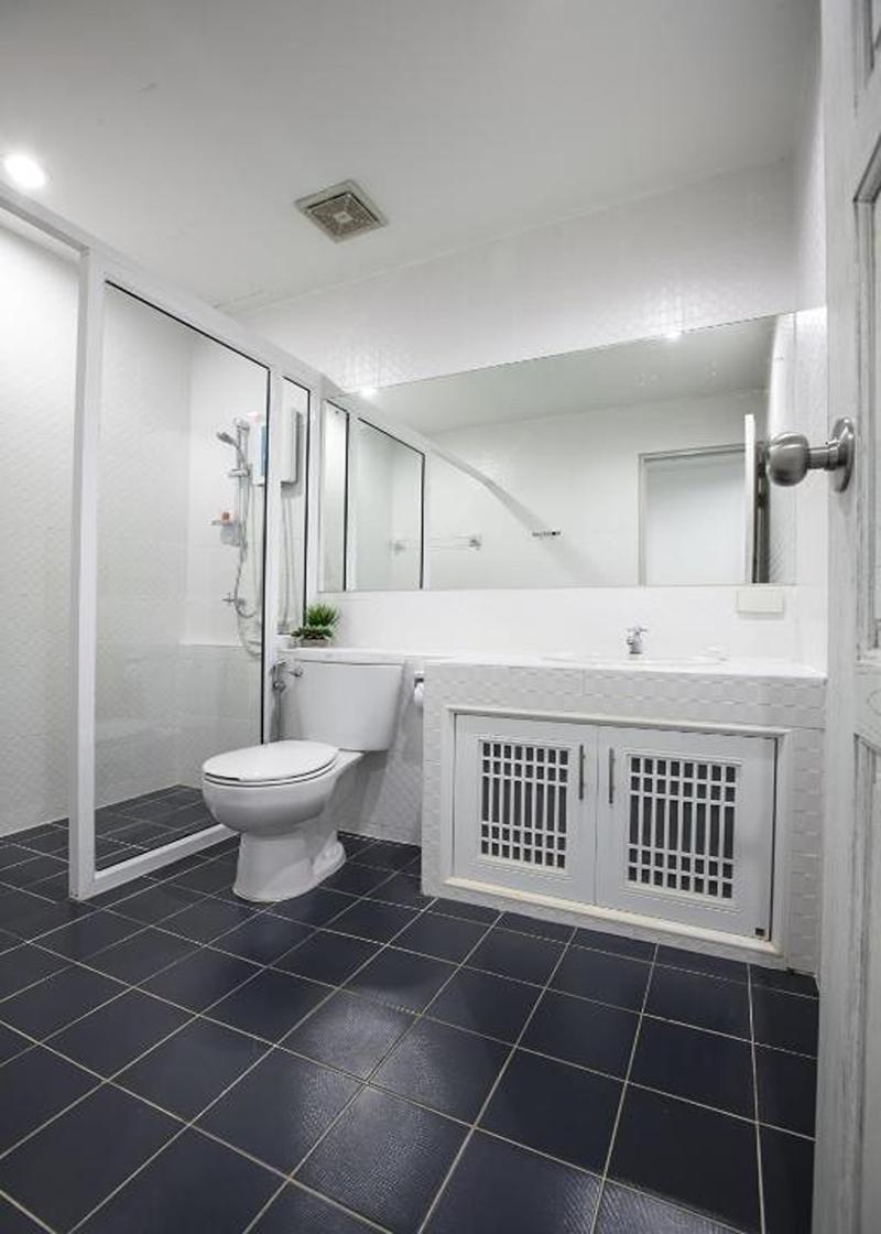 Number 4 Apartment - Oda
