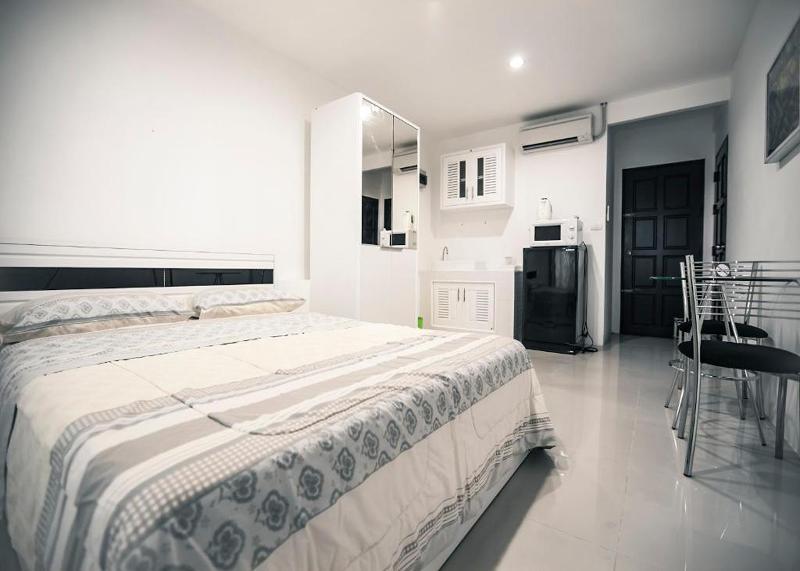 Number 4 Apartment - Oda