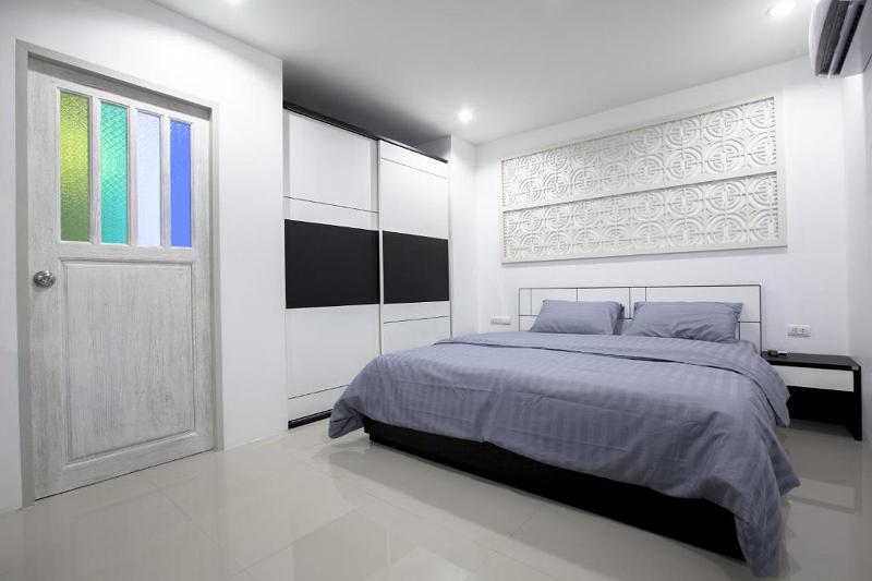 Number 4 Apartment - Oda