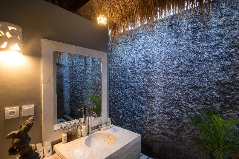 Relax Bali Beach Front Dive Spa Resort - Genel
