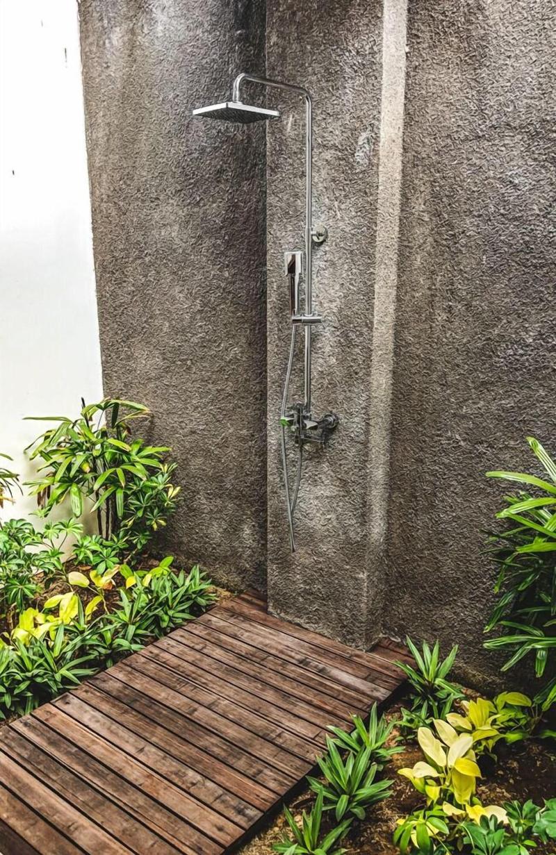 Relax Bali Beach Front Dive Spa Resort - Oda