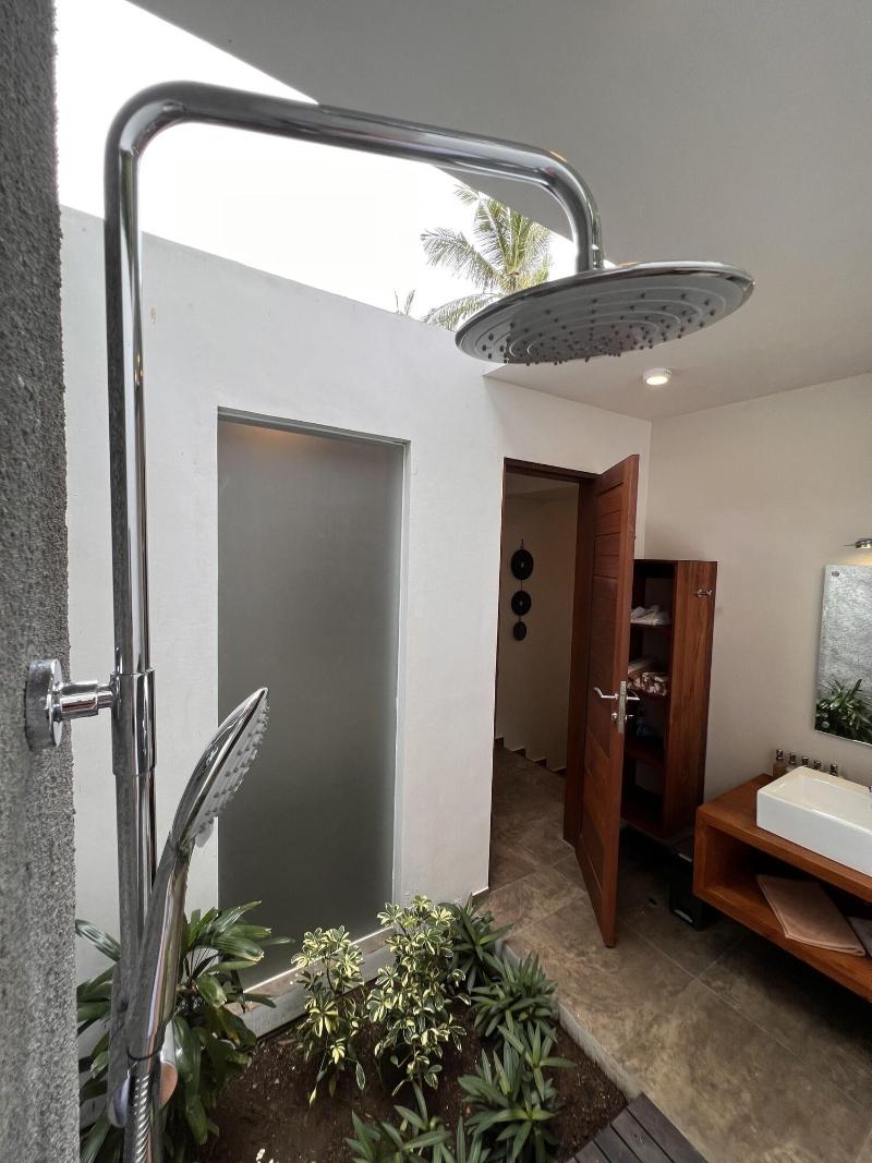 Relax Bali Beach Front Dive Spa Resort - Oda