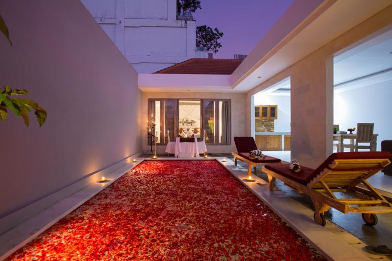 The Awandari Villas Seminyak - Oda