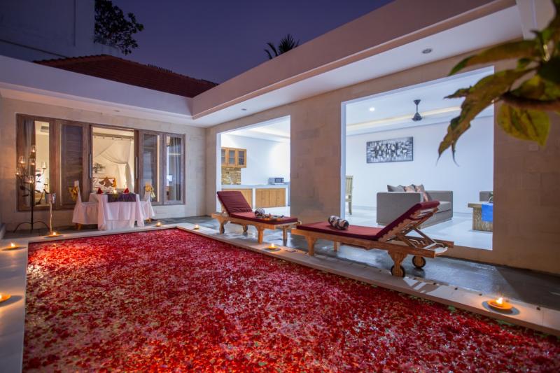 The Awandari Villas Seminyak - Oda