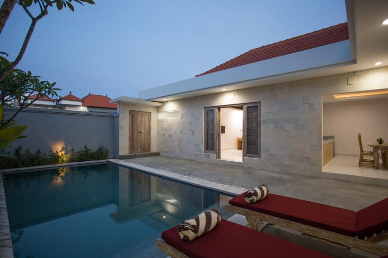 The Awandari Villas Seminyak - Oda