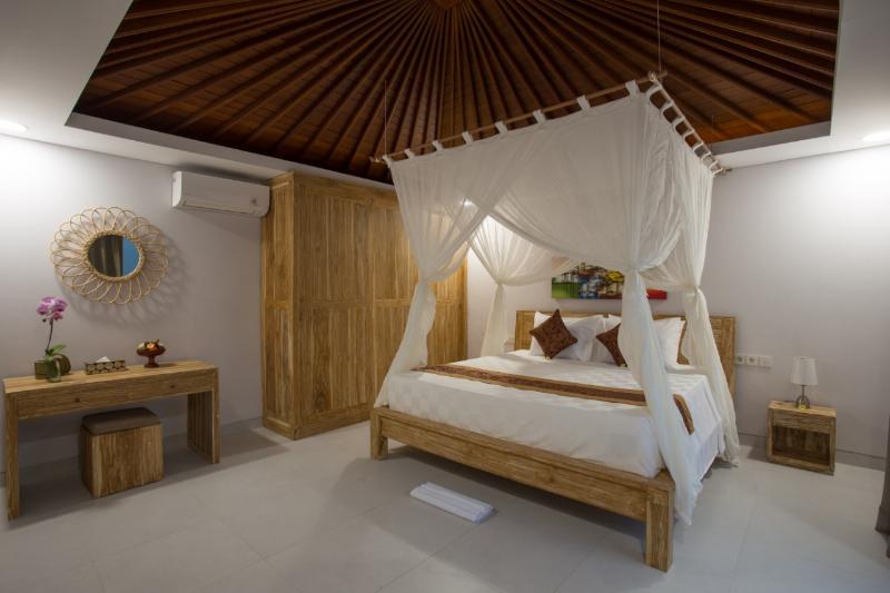 The Awandari Villas Seminyak - Oda