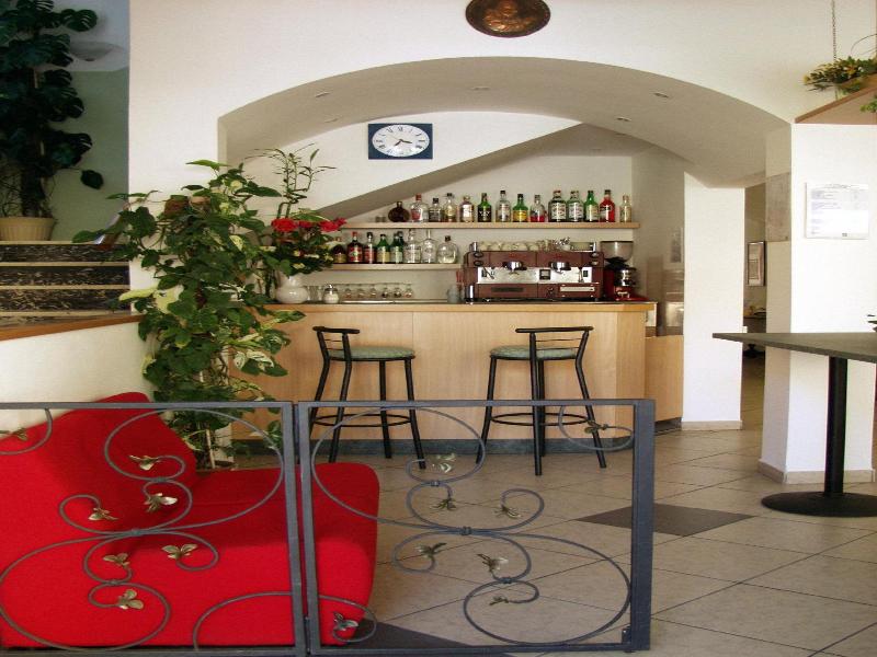 TRINIDAD - Bar