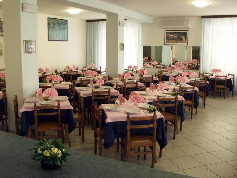 TRINIDAD - Restoran