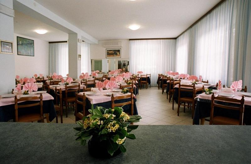 TRINIDAD - Restoran