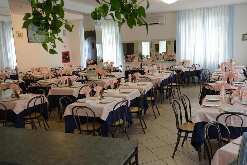 TRINIDAD - Restoran