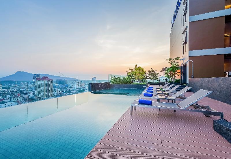 Somerset Harbourview Sri Racha - Havuz