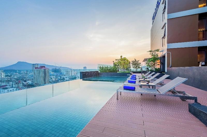 Somerset Harbourview Sri Racha - Havuz