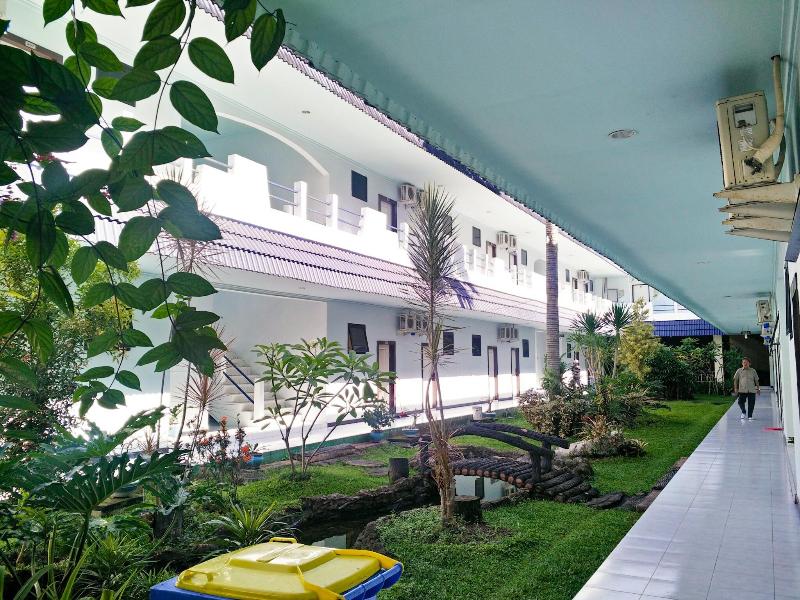 Mahkota Hotel Genteng - Lobi