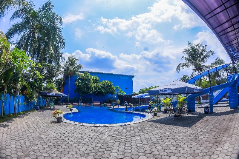 Mahkota Hotel Genteng - Plaj