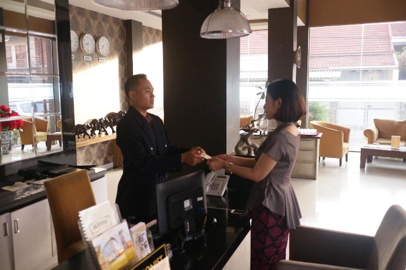 Grand Dian Hotel Cirebon - Lobi