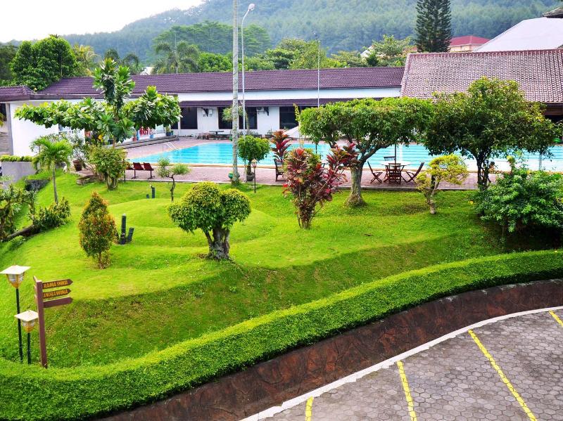 Front One Resort Magelang - Genel