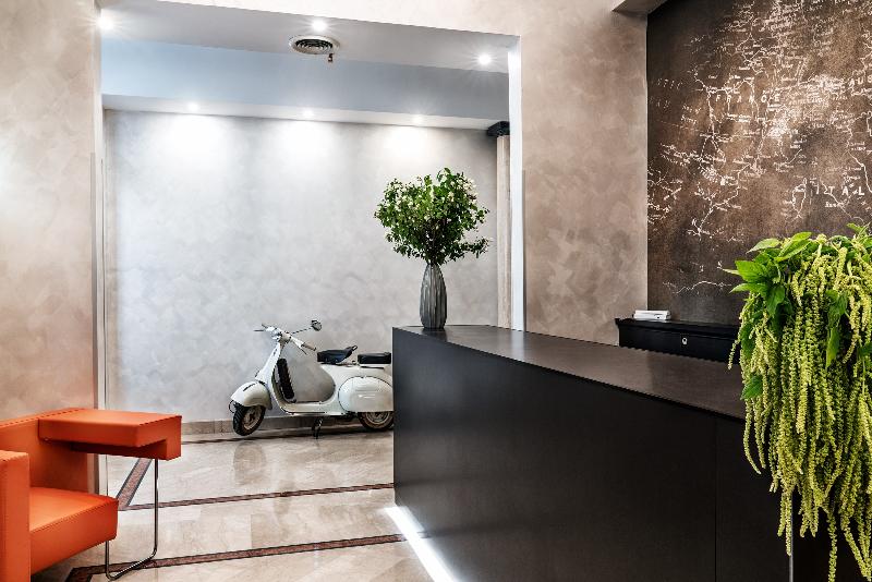 Hotel Varese - Lobi