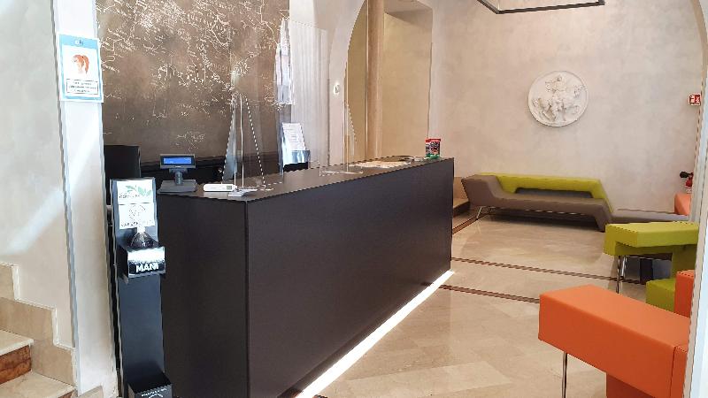 Hotel Varese - Lobi