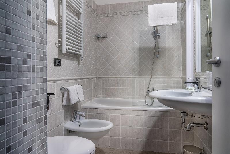 Hotel Varese - Oda