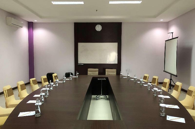 Kyriad Hotel Sadurengas Paser - Toplantı