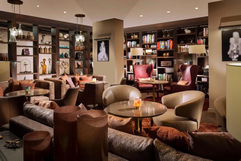 Acasa Suites Zurich Oerlikon - Lobi