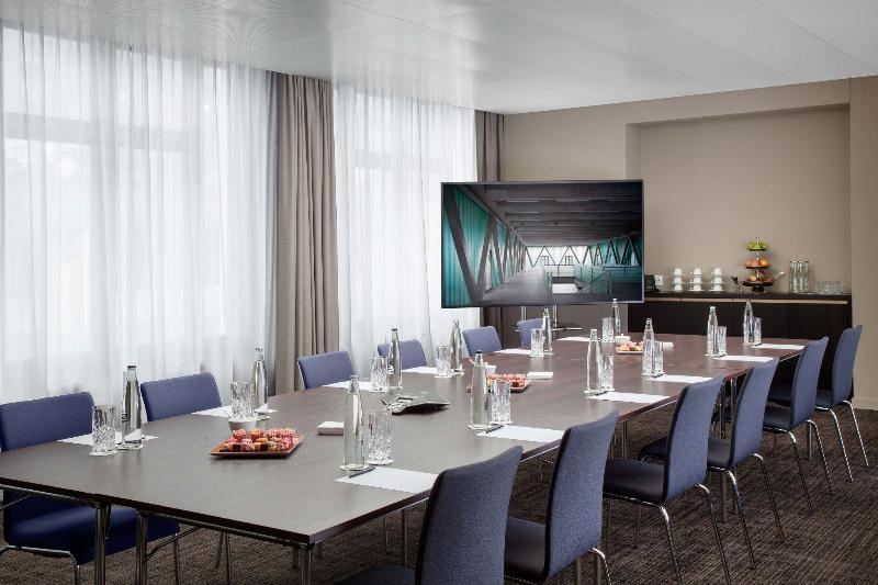 Acasa Suites Zurich Oerlikon - Toplantı