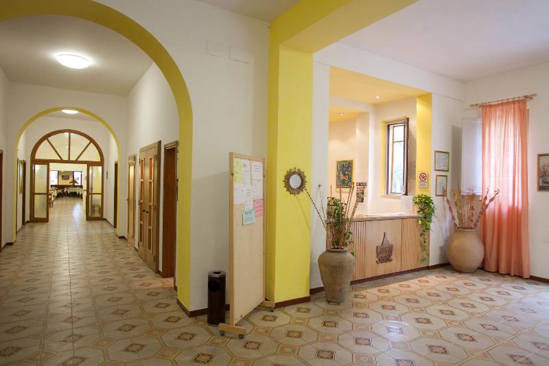 MODERNO - Lobi