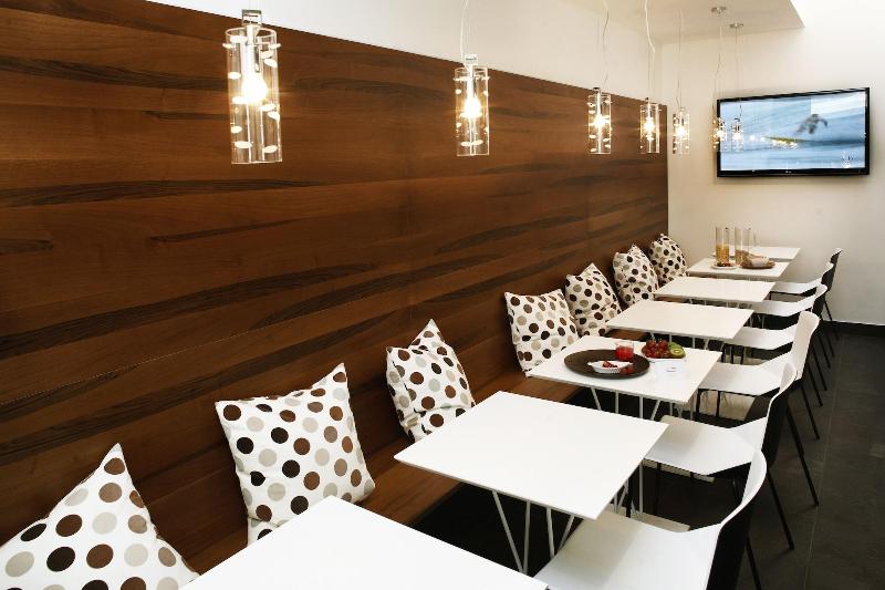Q Hotel - Bar