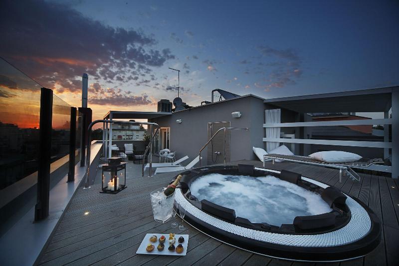Q Hotel - Aktivite