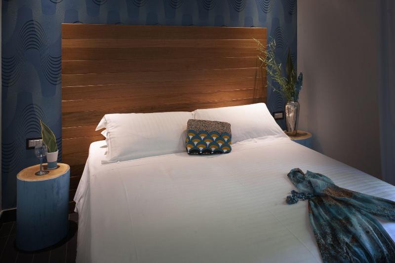 Q Hotel - Oda