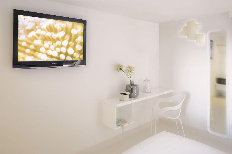 Q Hotel - Oda