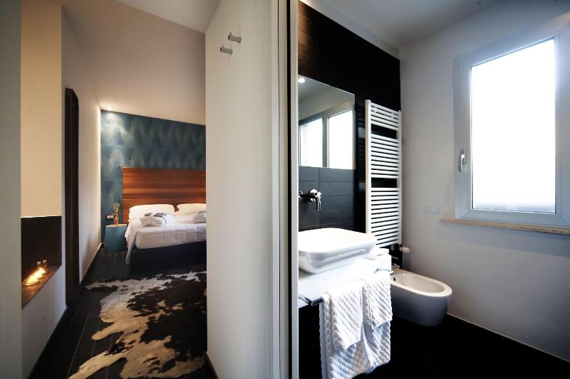 Q Hotel - Oda