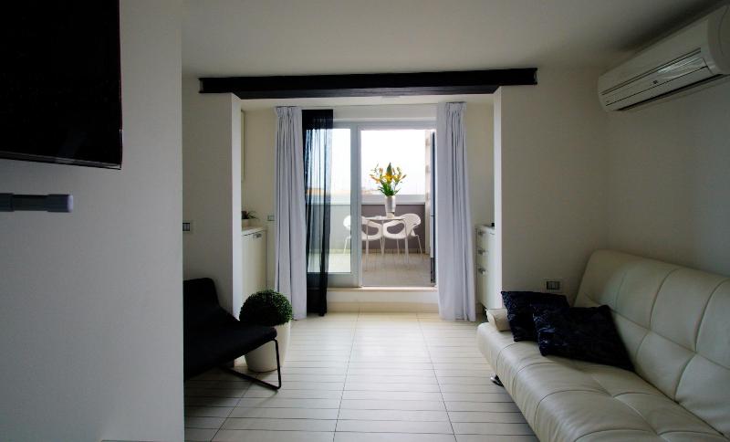 Q Hotel - Oda