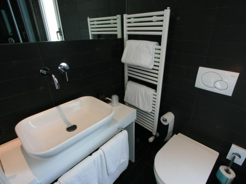 Q Hotel - Oda