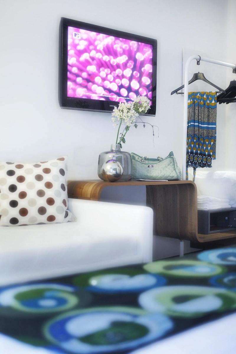 Q Hotel - Oda