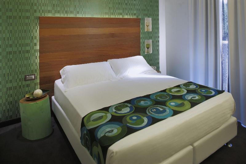 Q Hotel - Oda