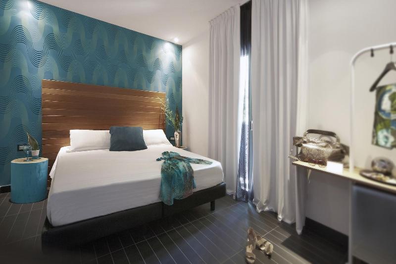 Q Hotel - Oda