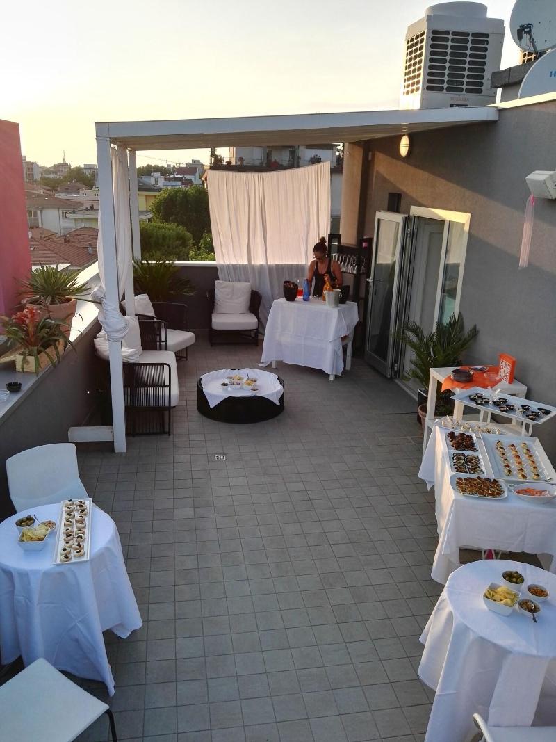 Q Hotel - Restoran