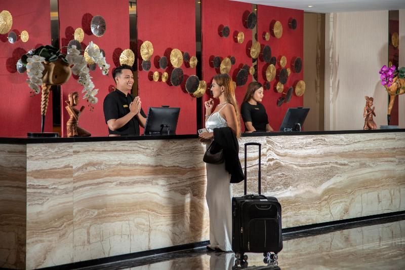 Four Star by Trans Hotel Bali - Lobi