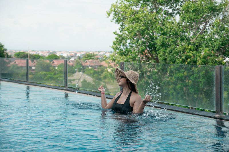 Four Star by Trans Hotel Bali - Havuz