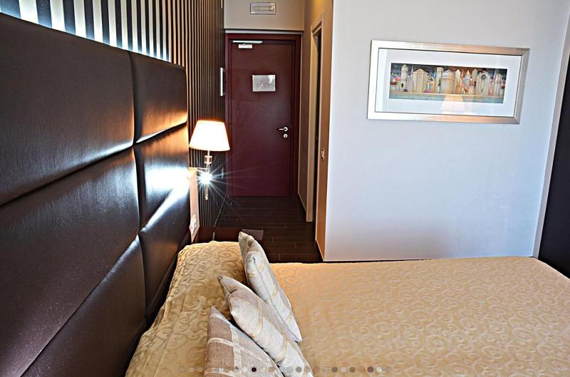 S Hotel - Oda