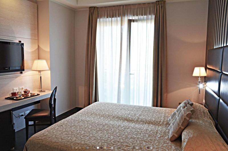 S Hotel - Oda