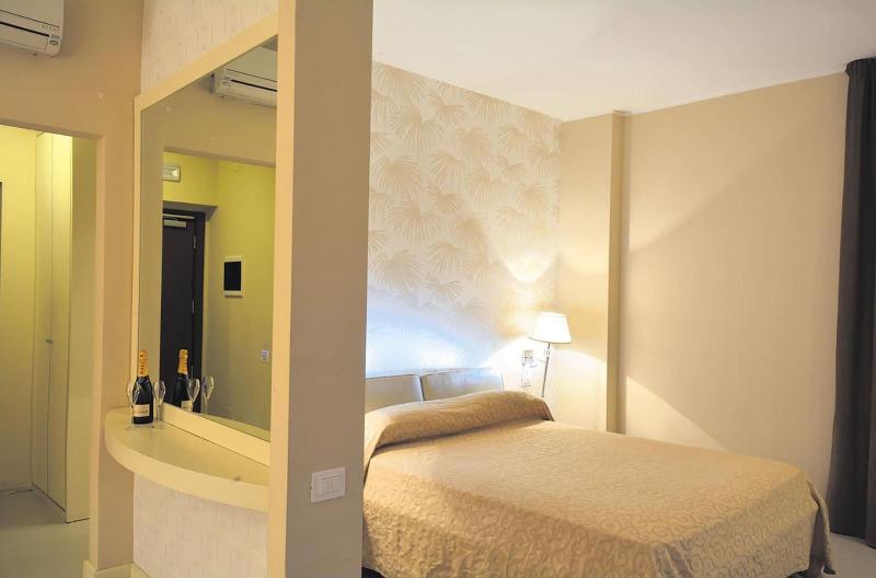 S Hotel - Oda