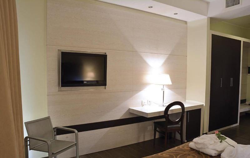 S Hotel - Oda
